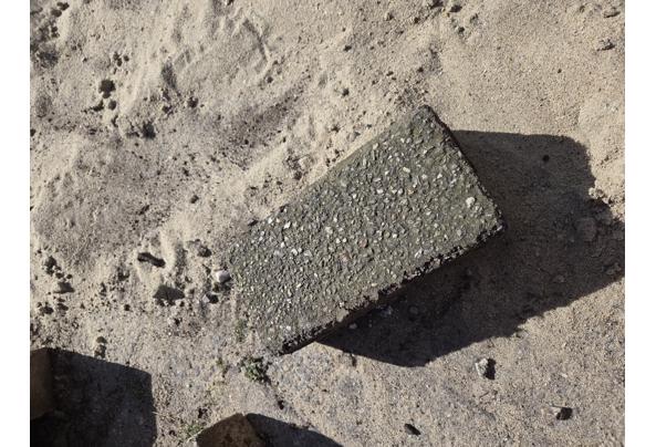 Betonklinkers 50m2. Ze zijn er al uit - 20250501_165505
