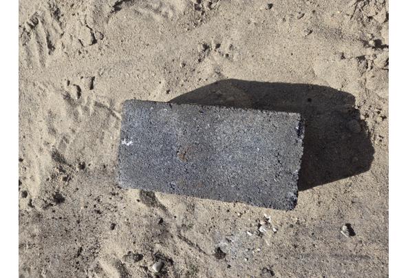Betonklinkers 50m2. Ze zijn er al uit - 20250501_165510