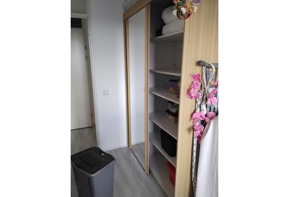 Kast met lig en hang gedeelte. Breed 1.51cm x hoog 2.22 cm x diep 64 cm - 17691660708393996888466809267795