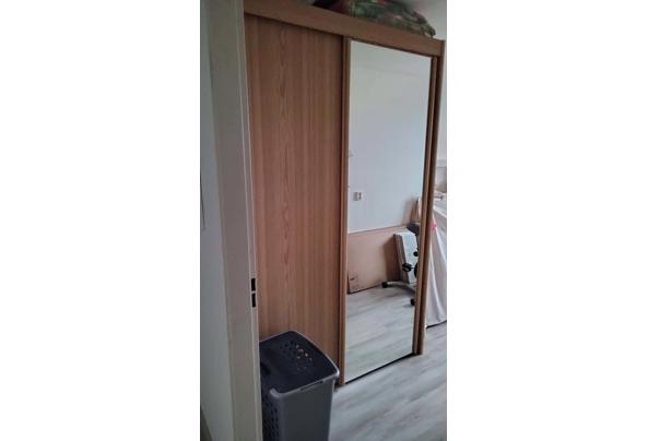 Kast met lig en hang gedeelte. Breed 1.51cm x hoog 2.22 cm x diep 64 cm - IMG20260123095451