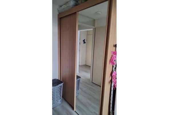 Kast met lig en hang gedeelte. Breed 1.51cm x hoog 2.22 cm x diep 64 cm - IMG20260123095526