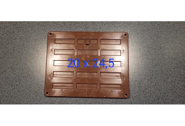 Roosters van plastic en alluminium - 20251206_153639