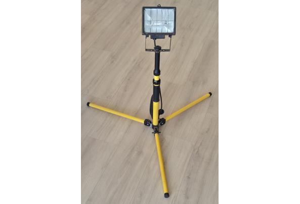 Bouwlamp op statief – 300W halogeen - 20260526_153806
