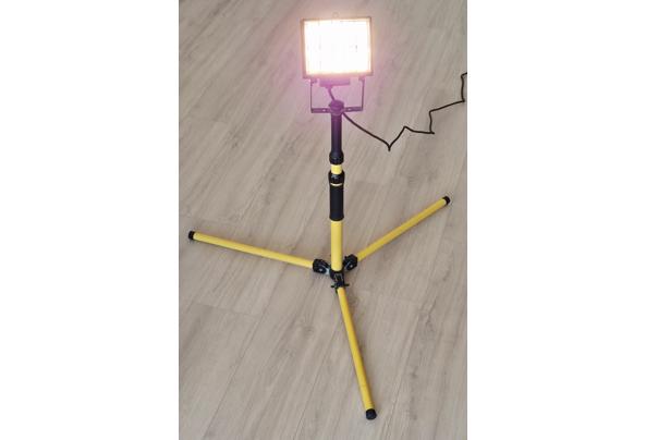 Bouwlamp op statief – 300W halogeen - 20260526_153933