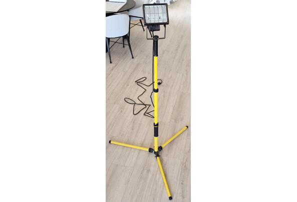 Bouwlamp op statief – 300W halogeen - 20260526_154102