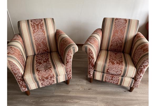Twee fauteuils met stoffen bekleding - 822F1634-B98A-4184-9F4A-ACAE68271FA1