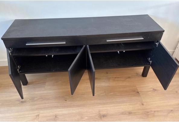 Zwart dressoir met lades en deuren  - IMG_1196