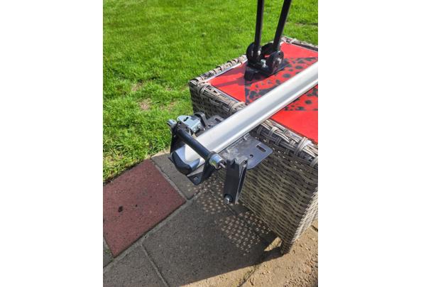 Racefietsdrager voor bagagerek op kofferdeksel. - fiets-3