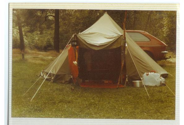 2 ouderwetse tenten - tent2-001