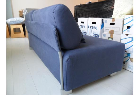 blauwe 2-zitsbank met 1 armleuning Ikea - SAM_0335_Mysinge_3