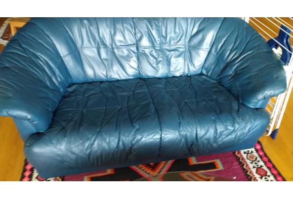 2 zits donker blauwe leren bank - 2025-08-06-om-10-49-32_eb962c60