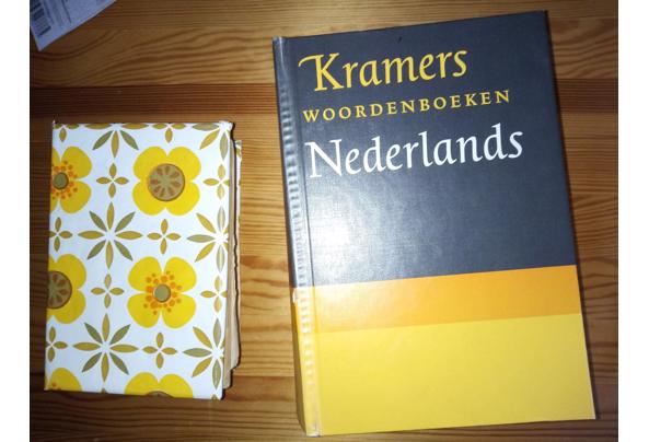 Nederlands Woordenboek en Vreemde Woordenboek - IMG_20220116_092744