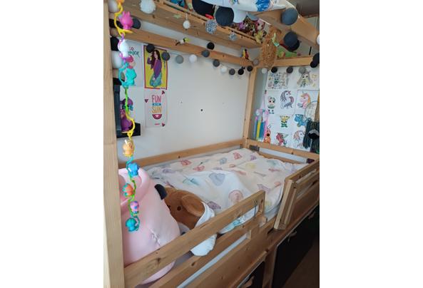 Zelf gemaakt bed (huisje) - 20251102_141936