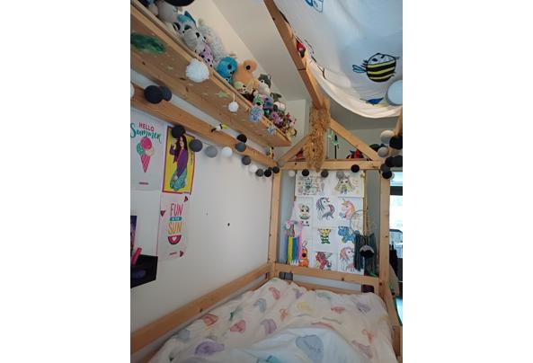 Zelf gemaakt bed (huisje) - 20251102_141943