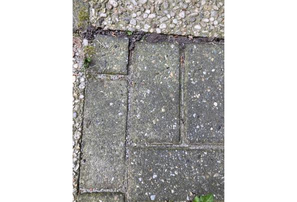55m2 stenen en tegels voor oprit of tuin - Kleine-steen-oprit
