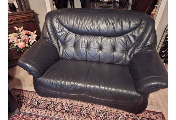 Zwart leren 2 Zitter bank en een 1 zitter stoel - 20260413_211450