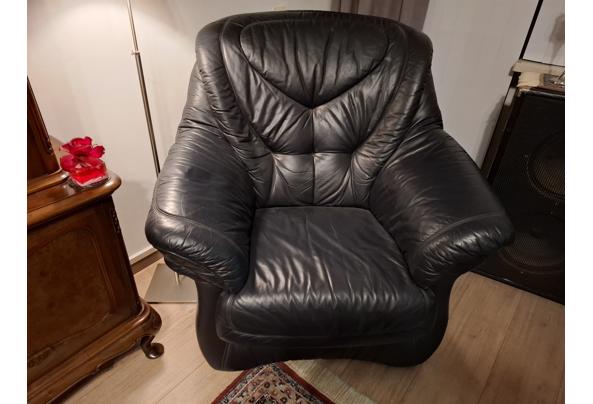 Zwart leren 2 Zitter bank en een 1 zitter stoel - 20260413_211524