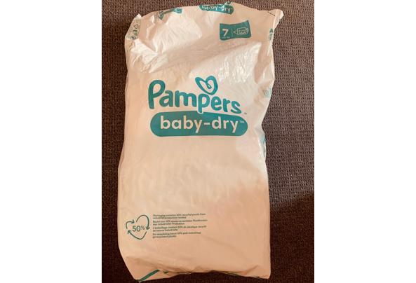 Etos luiers maat 6 en Pampers maat 7 - Pampers-baby-dry