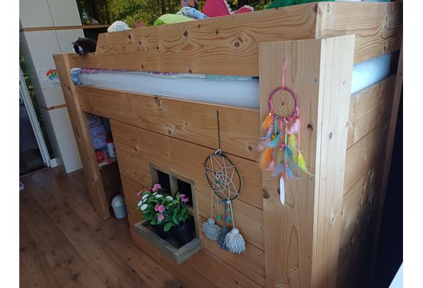 Zelf gemaakt bed - 20251102_141022