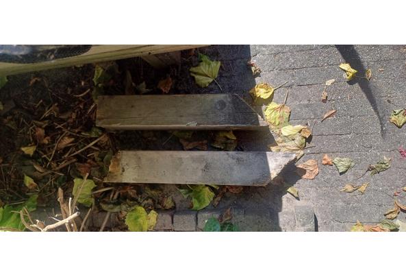 Oude houten tuintafel (voor onderdelen / hout / opknapper) - 20260701_153859