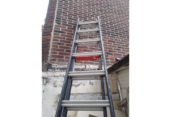 Uitschuifbare ladder in goede staat - 1786969494646745720392687878287