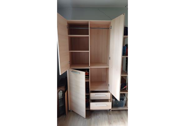 Mooie kledingkast met losse boekenkast - 20260514_171159