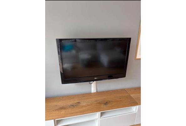 LG TV met muurbeugel (moet snel weg) - IMG_6337