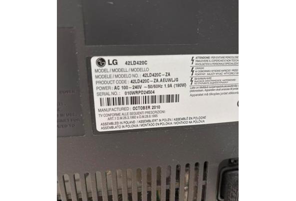 LG TV met muurbeugel (moet snel weg) - IMG_6339