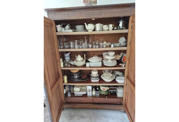 Antieke kast. Massief hout - 1000041135