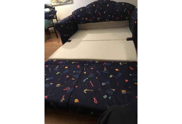 Leuk slaapbankje. Ideaal voor (klein)kinderen om te spelen en te slapen. In zeer goede staat.perfecte - 099