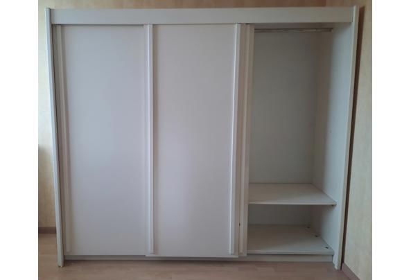 Kledingkast - 20260217_112512 Kledingkast - 20260217_112512