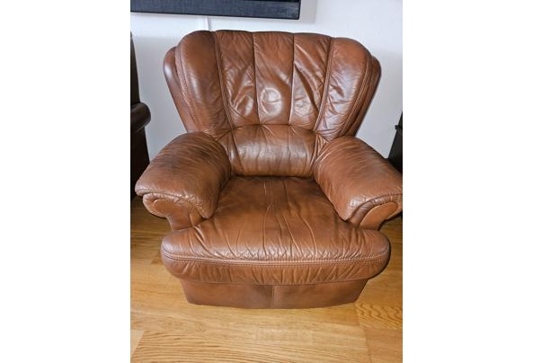 Warmbruin lederen fauteuil - 20251010_145156