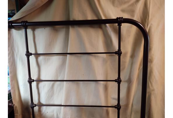 prachtig metalen bed met goed matras - 1761137420390-(1)