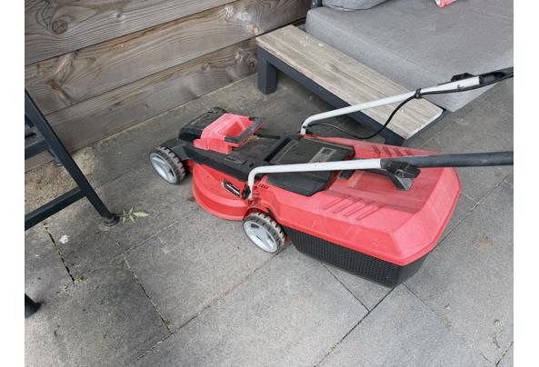 Grasmaaier op accu defect (zonder accu) - IMG_0997