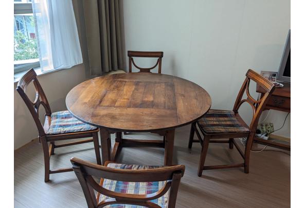 Eettafel inclusief 4 bijbehorende stoelen - signal-2026-07-04-12-54-17-234-2