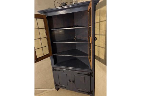 Groene hoekkast met glazendeurtjes - groen-1