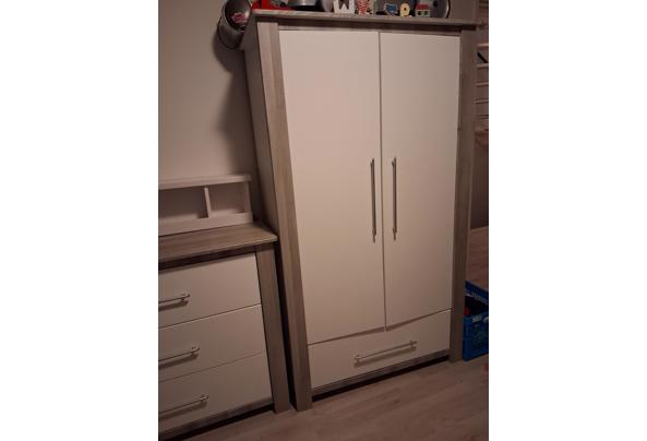 Baby/Kinderkamer meubelset: commode, kledingkast en bovenplank  - 20260222_195347