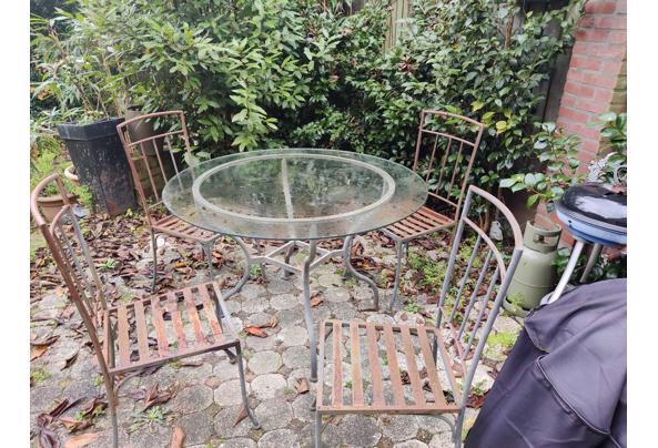 metalen stoelen en tafel met glas plaat voor de tuin - WhatsApp-Image-2024-11-18-at-10-40-48