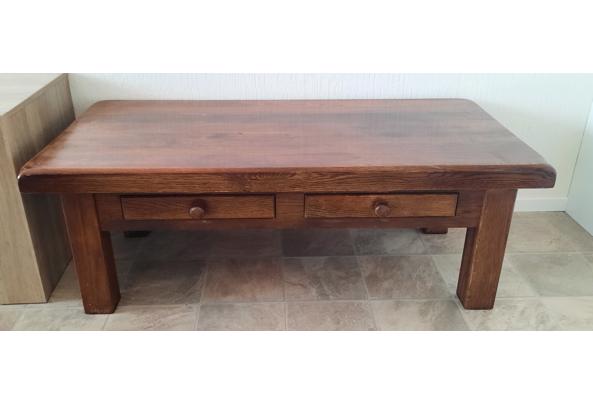 Donker eikenhouten salontafel met 2 schuiflades - 20260923_121109