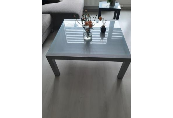 salon tafel met 2 bij tafeltjes - 20260505_135811