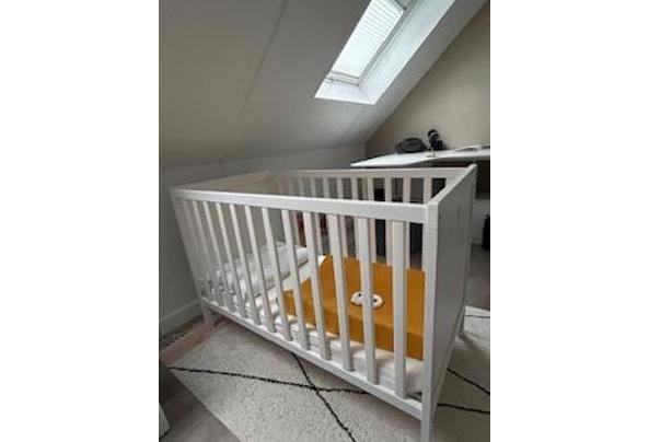 Babyledikantje wit - IMG_4654