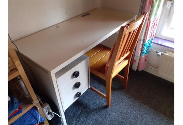 Bureau van metaal en hout - 20231201_145332