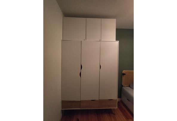 Ruime kledingkast met hangruimte, planken en lades - IMG20251027100344