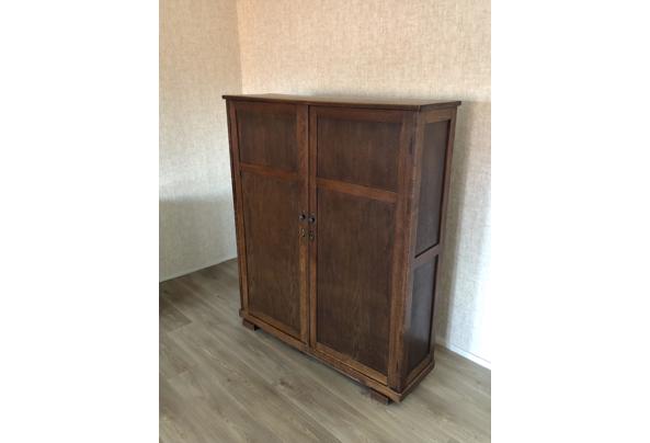 Oude eiken kast  - 0D49B88E-FFA0-4572-BF14-69F72A49F02A