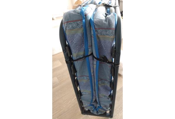 Opklapbaar vouwbed op wieltjes - vouwbed-2