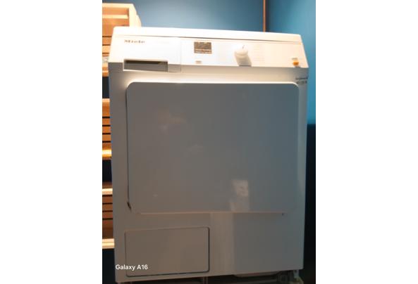 Miele Wasdroger met constant melding: " pluizen verwijderen" - 20251224_121544