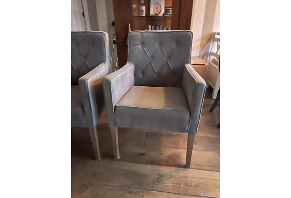 Twee comfortabele stoelen - IMG_5060 Twee comfortabele stoelen - IMG_5060