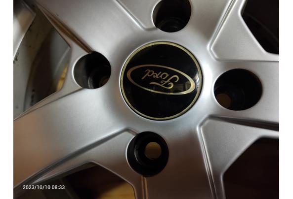 Te koop 4 winterbanden(nieuw)195/50R15 op alu velg steek 108 - 16969196137997804674609157698747_638325236365510510 Te koop 4 winterbanden(nieuw)195/50R15 op alu velg steek 108 - 16969196137997804674609157698747_638325236365510510