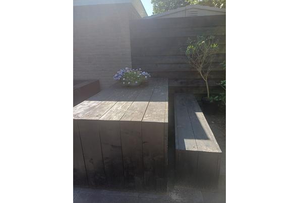 Tuintafel en bankje - 17511858428682544286561435886976