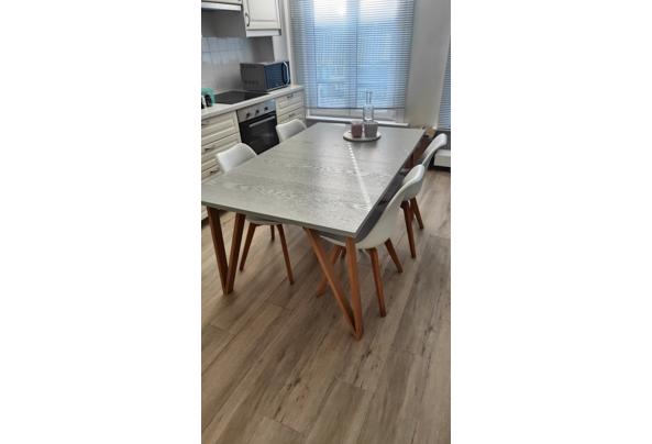 DESIGN TAFEL MET 4 STOELEN - IMG20241024111138